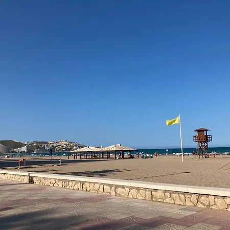 Entre El Mar Y La Colina *
